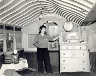 Illustration for article titled When people lived in abandoned streetcars on San Francisco's beach